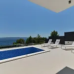 Villa Luxury Aurora With Pool & Large Patio
