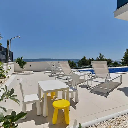 Villa Luxury Aurora With Pool & Large Patio