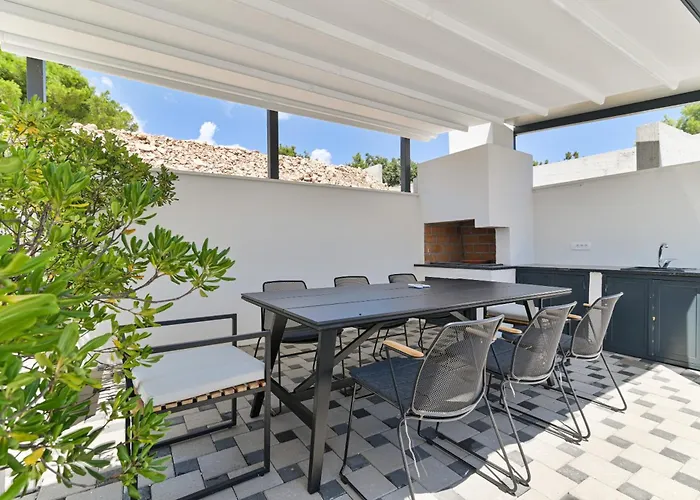 Luxury Aurora With Pool & Large Patio Villa
