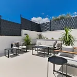 Luxury Aurora With Pool & Large Patio * Traù