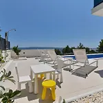Villa Luxury Aurora With Pool & Large Patio