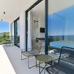 Villa Luxury Aurora With Pool & Large Patio *