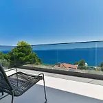 Luxury Aurora With Pool & Large Patio * Traù