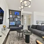 Luxury Aurora With Pool & Large Patio *