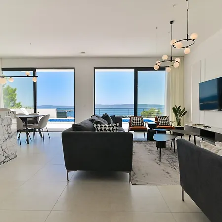 Luxury Aurora With Pool & Large Patio Villa Trogir