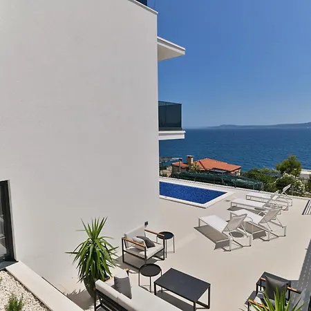 Luxury Aurora With Pool & Large Patio *