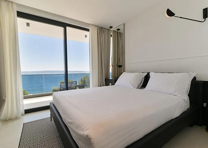 Luxury Aurora With Pool & Large Patio Τρογκίρ