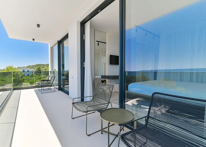 Βίλα Luxury Aurora With Pool & Large Patio *