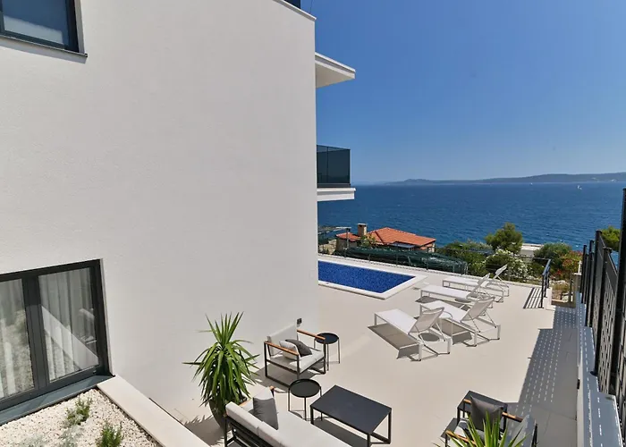 Luxury Aurora With Pool & Large Patio *